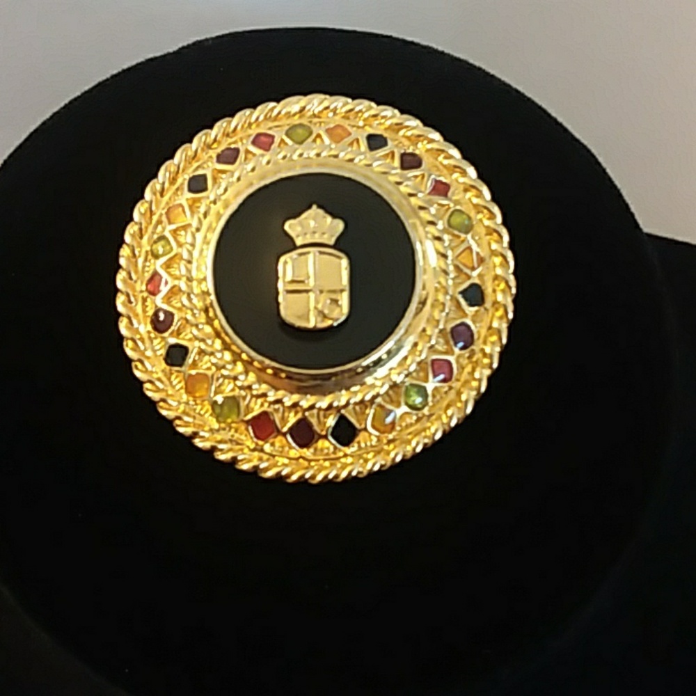 Liz Claiborne gold tone brooch